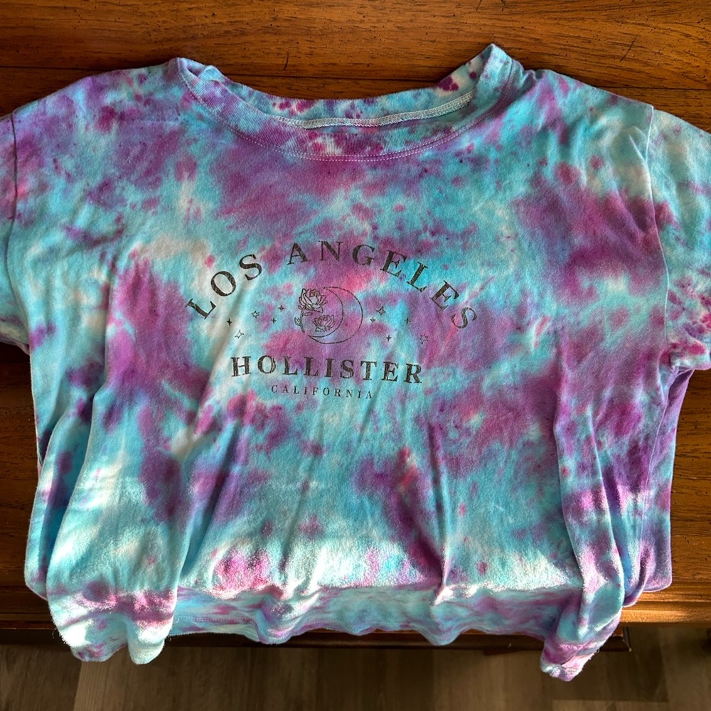 Hollister baby tee